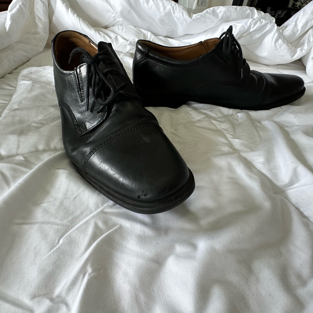 Men’s shoes 11.5